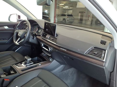 Used 2023 Audi Q5 2.0T Premium w/ Convenience Package AWD/4WD image 21