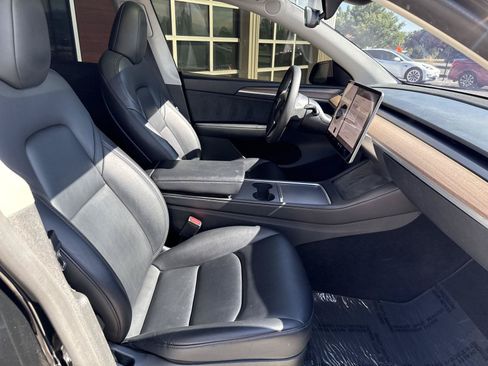 Used 2023 Tesla Model Y Performance AWD/4WD image 24