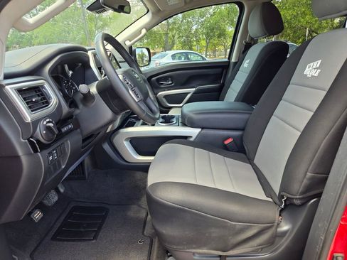 Used 2021 Nissan Titan SV w/ SV Convenience Package RWD image 13