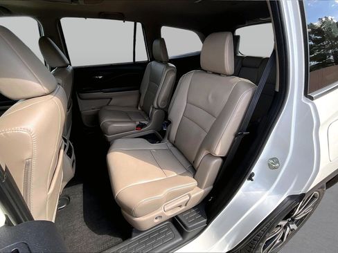 Used 2019 Honda Pilot Touring image 27