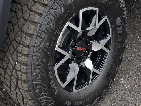 New 2026 GMC Canyon AT4X AWD/4WD image 7