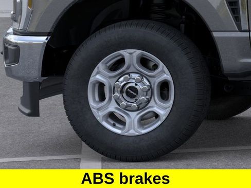 New 2026 Ford F250 XLT w/ XLT Premium Package image 19