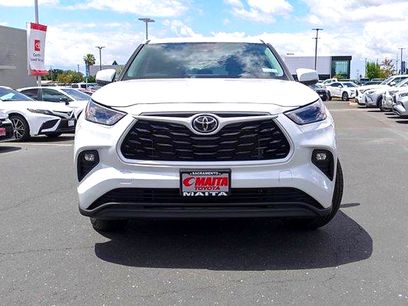 Certified 2025 Toyota Highlander LE