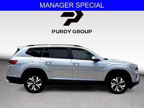 Certified 2026 Volkswagen Atlas SE FWD image 9