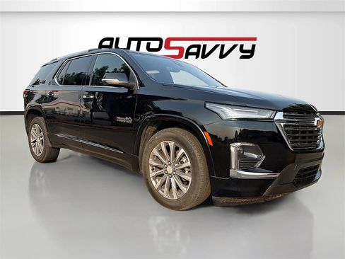 Used 2023 Chevrolet Traverse High Country image 1