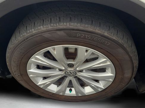 Used 2019 Volkswagen Tiguan SE image 9