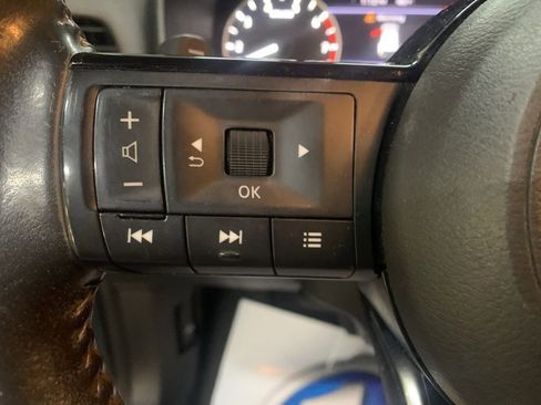 Used 2021 Nissan Rogue SL image 26