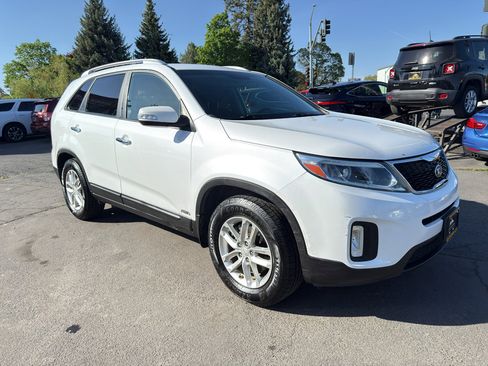 Used 2014 Kia Sorento LX AWD/4WD image 10