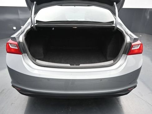 Used 2024 Chevrolet Malibu LT FWD image 9
