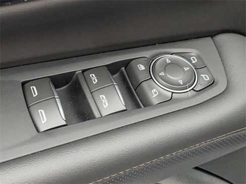 Used 2025 Chevrolet Tahoe High Country w/ Sun And Tow Package image 12