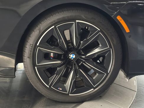 Used 2023 BMW 740i w/ Parking Assistance Package RWD image 11