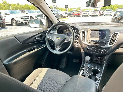 Used 2024 Chevrolet Equinox LT FWD image 19