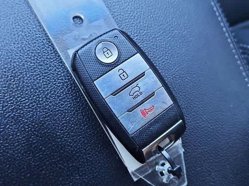 Used 2017 Kia Sorento SX image 37