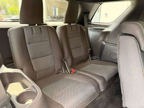 Used 2016 Ford Explorer XLT AWD/4WD image 33