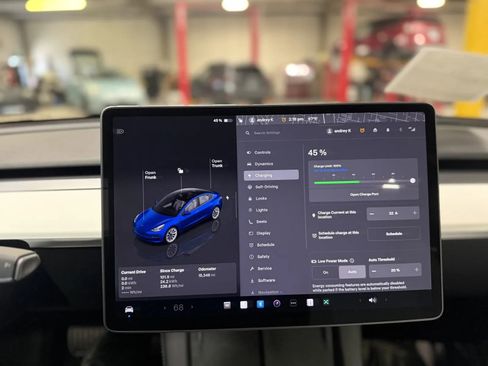 Used 2023 Tesla Model 3 Standard Range RWD image 32