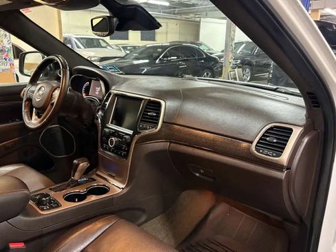Used 2017 Jeep Grand Cherokee Summit w/ Platinum Series Group AWD/4WD image 21
