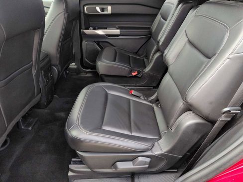 Used 2023 Ford Explorer XLT w/ Equipment Group 202A AWD/4WD image 19