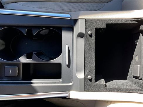 Used 2024 Jaguar XF R-Dynamic SE image 32