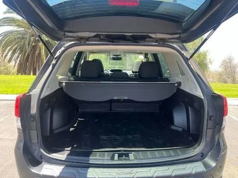 Used 2019 Subaru Forester Premium w/ All-Weather Package AWD/4WD image 8