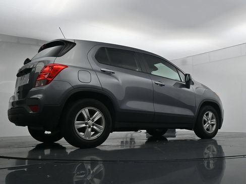 Used 2020 Chevrolet Trax LS FWD image 23
