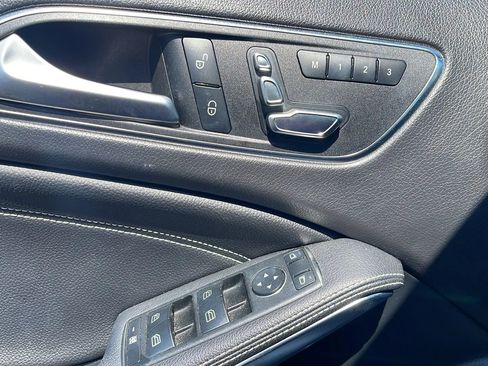 Used 2019 Mercedes-Benz GLA 250 4MATIC image 16