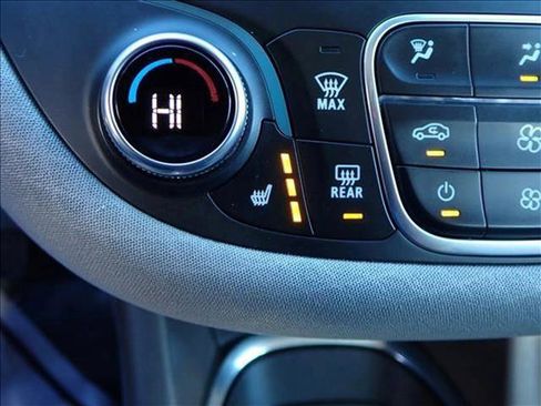 Used 2025 Chevrolet Malibu LT image 18