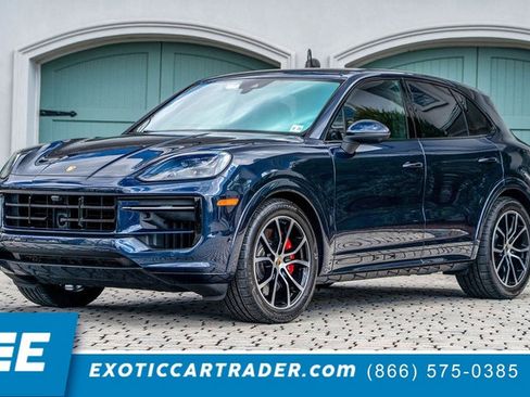 Used 2024 Porsche Cayenne S image 1