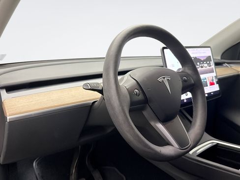 Used 2023 Tesla Model Y Long Range AWD/4WD image 7
