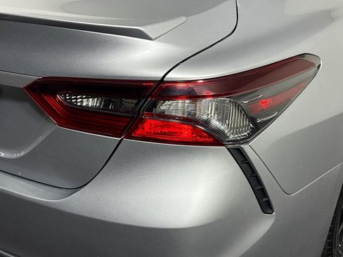 Used 2022 Toyota Camry SE image 33