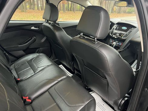Used 2016 Ford Focus Titanium w/ Titanium Technology Package FWD image 21