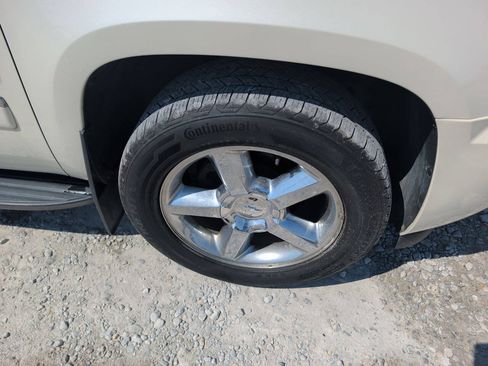 Used 2014 Chevrolet Tahoe LTZ AWD/4WD image 9