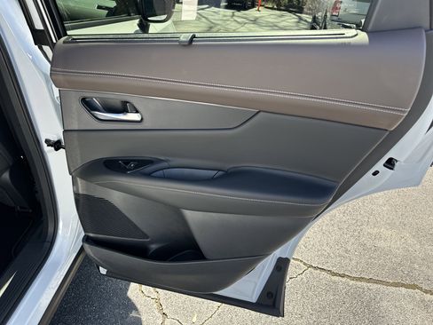 Used 2025 Nissan Murano Platinum w/ Cargo Package image 18