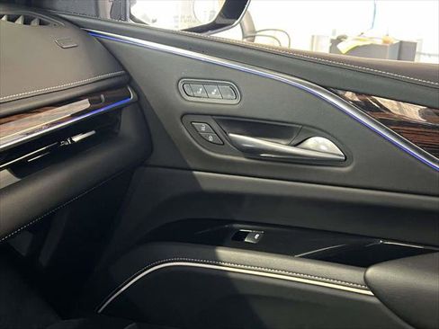 Certified 2023 Cadillac Escalade ESV Luxury image 35