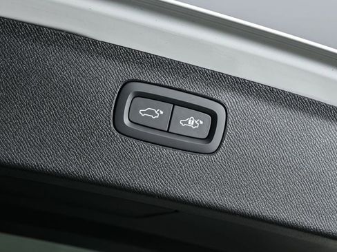 Certified 2026 Volvo XC90 B6 Plus w/ Protection Package Premier AWD/4WD image 36