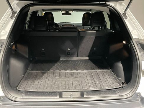 Used 2020 Jeep Cherokee Latitude Plus w/ Cold Weather Group image 4