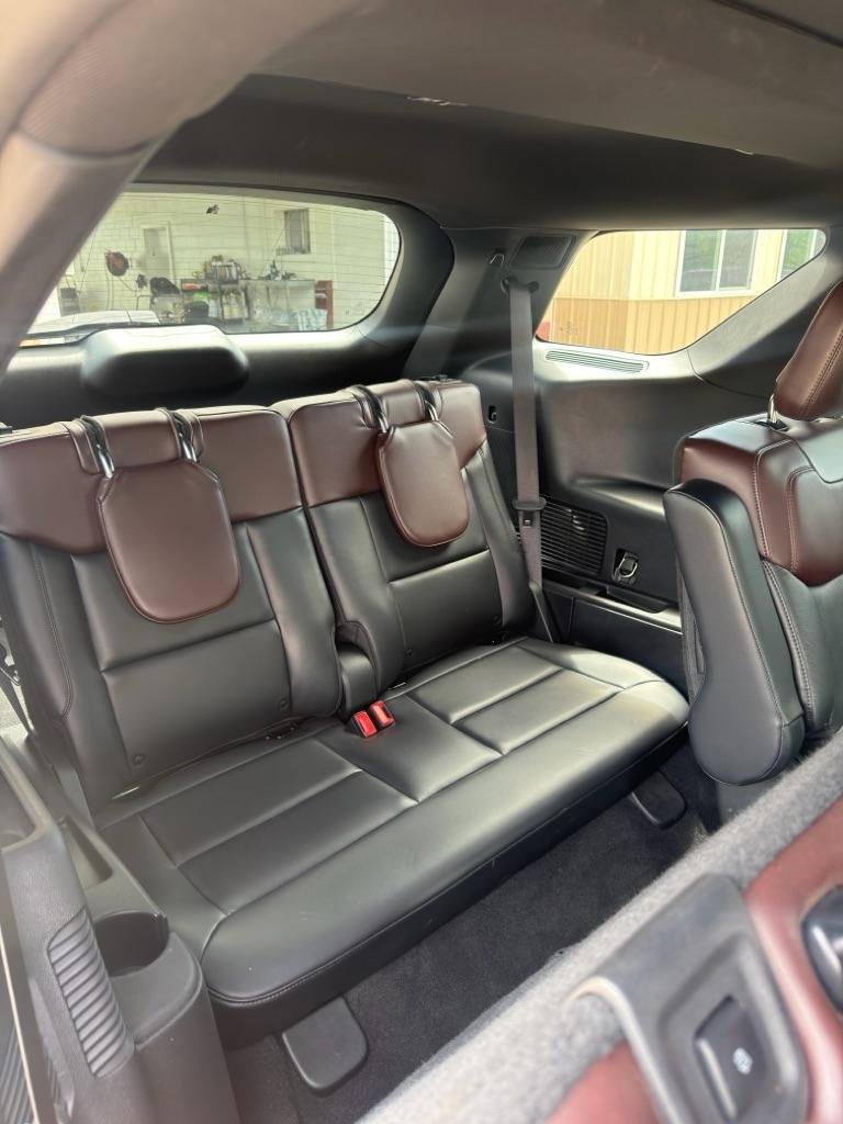 Used 2020 Ford Explorer Platinum w/ Premium Technology Package AWD/4WD image 18