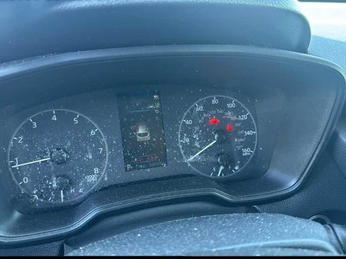 Used 2023 Toyota Corolla Cross LE image 3