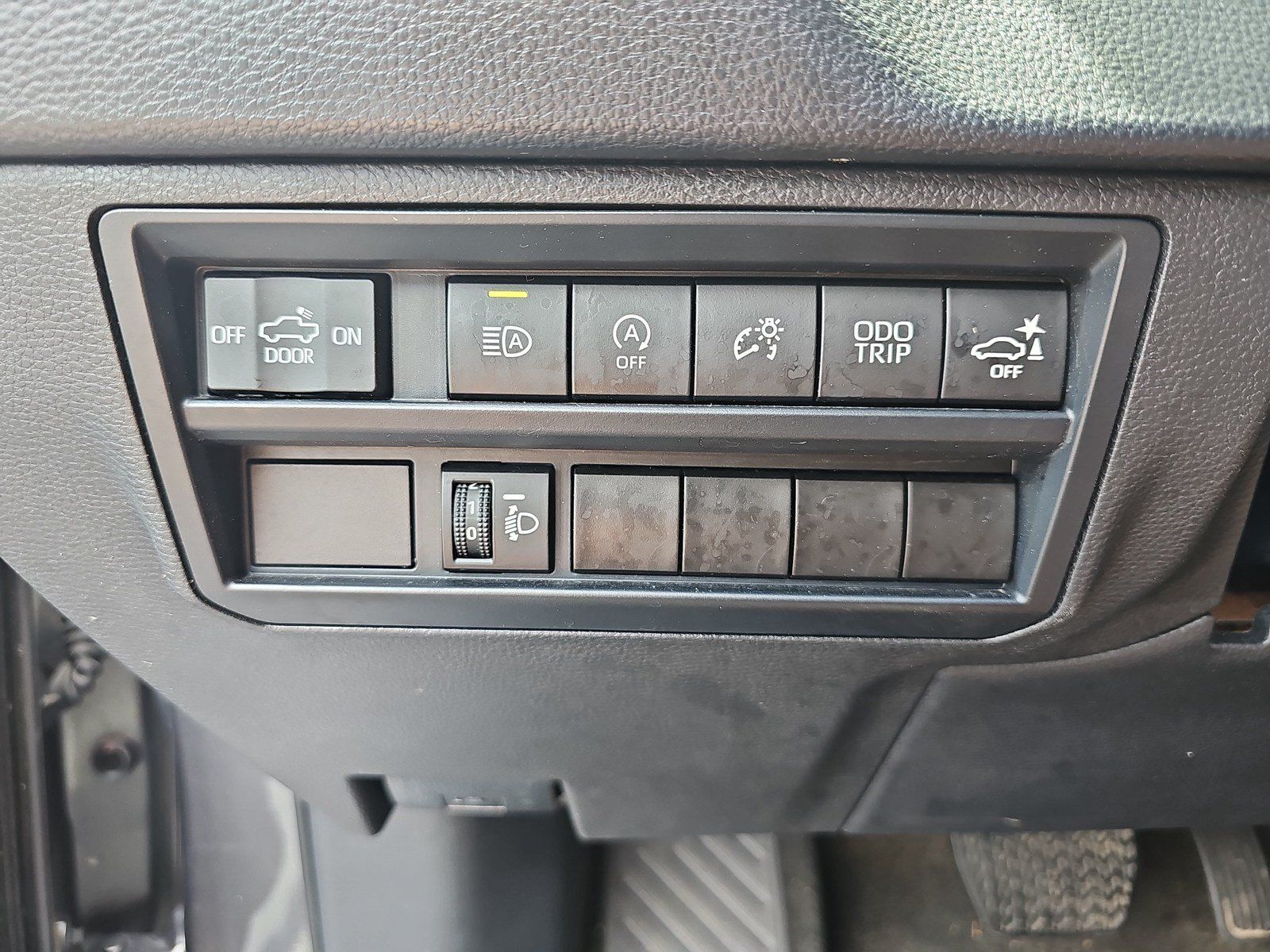 Used 2023 Toyota Tundra SR5 w/ SR5 Convenience Package AWD/4WD image 28