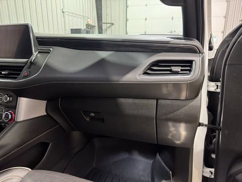 Used 2023 GMC Yukon XL SLT AWD/4WD image 26