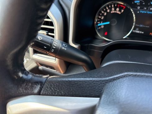 Used 2019 Ford F150 Lariat image 27