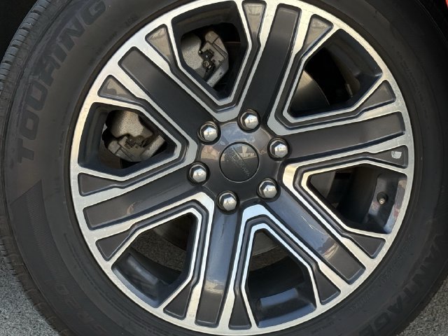 Used 2024 Jeep Wagoneer L Series II RWD image 10