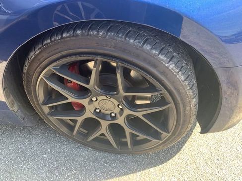 Used 2015 Hyundai Genesis 3.8 image 9