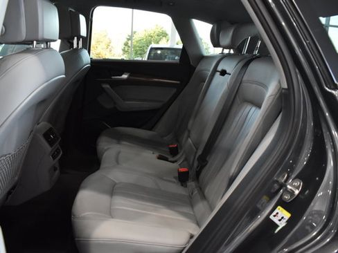 Used 2023 Audi Q5 2.0T Premium image 30