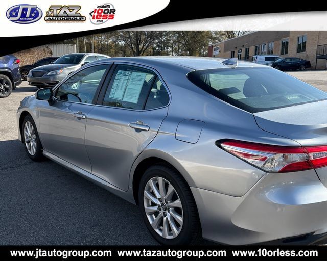 Used 2019 Toyota Camry LE FWD image 3