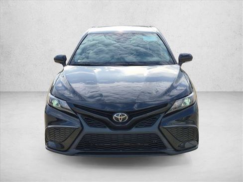 Used 2023 Toyota Camry SE w/ Convenience Package FWD image 2