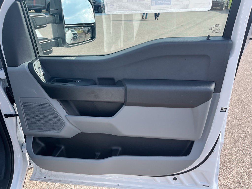 New 2026 Ford F250 XL w/ XL Driver Assist Package RWD image 7