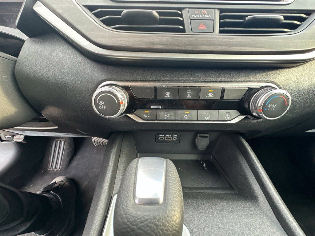 Used 2025 Nissan Altima 2.5 SV FWD image 13