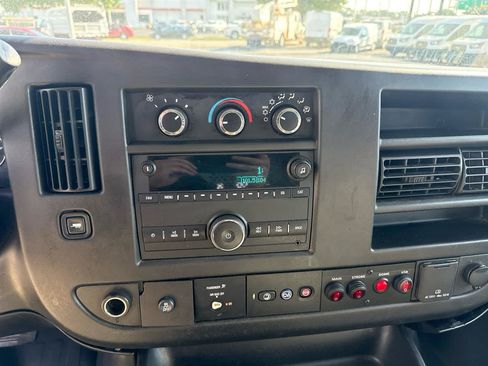 Used 2016 Chevrolet Express 2500 RWD image 14