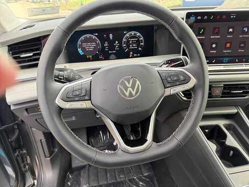 New 2026 Volkswagen Tiguan SE AWD/4WD image 13