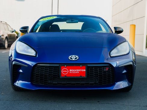 Used 2025 Toyota GR86 Premium image 2